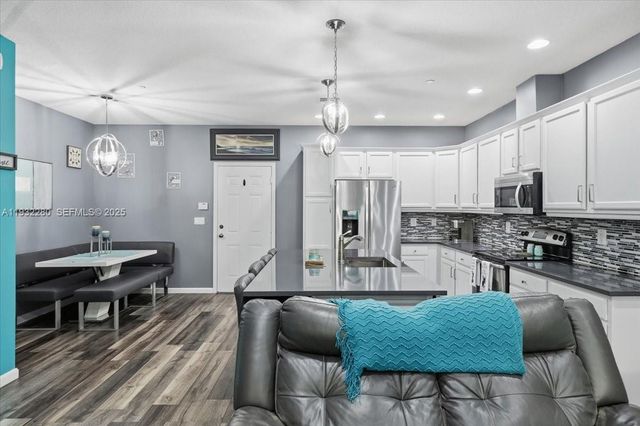 4126 Cascada Cir, Cooper City, FL 33024