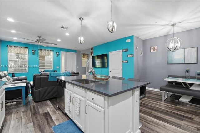 4126 Cascada Cir, Cooper City, FL 33024