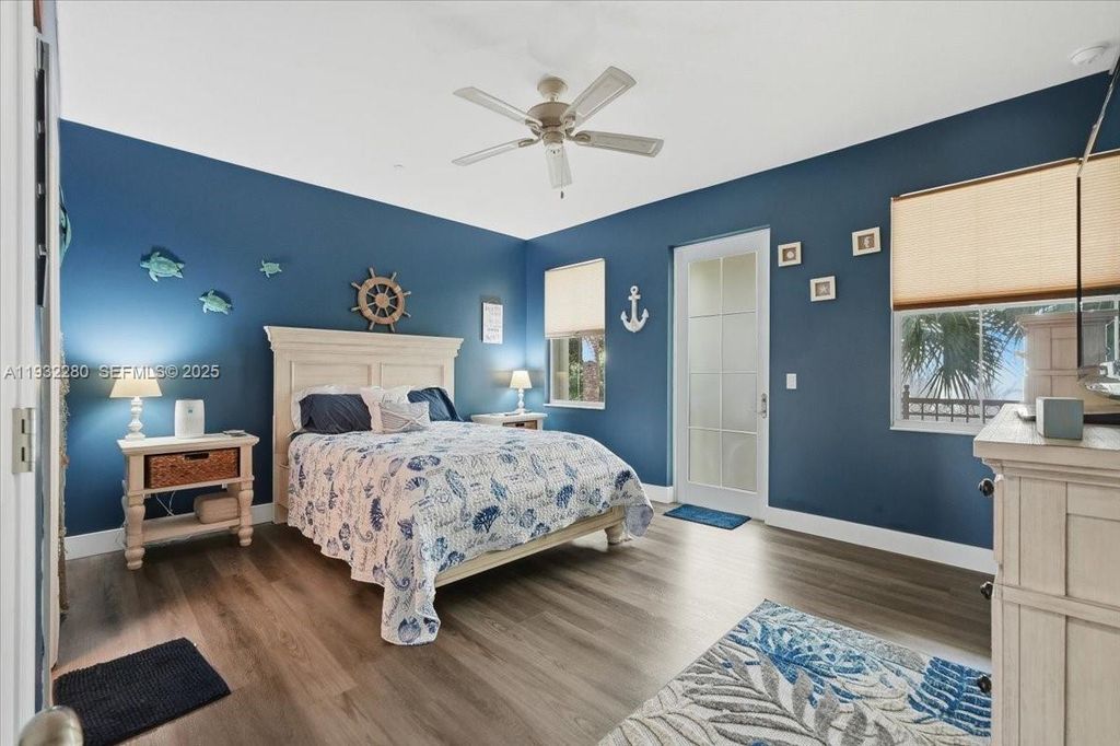 Image 14 of property listing at 4126 Cascada Cir, Cooper City, FL 33024