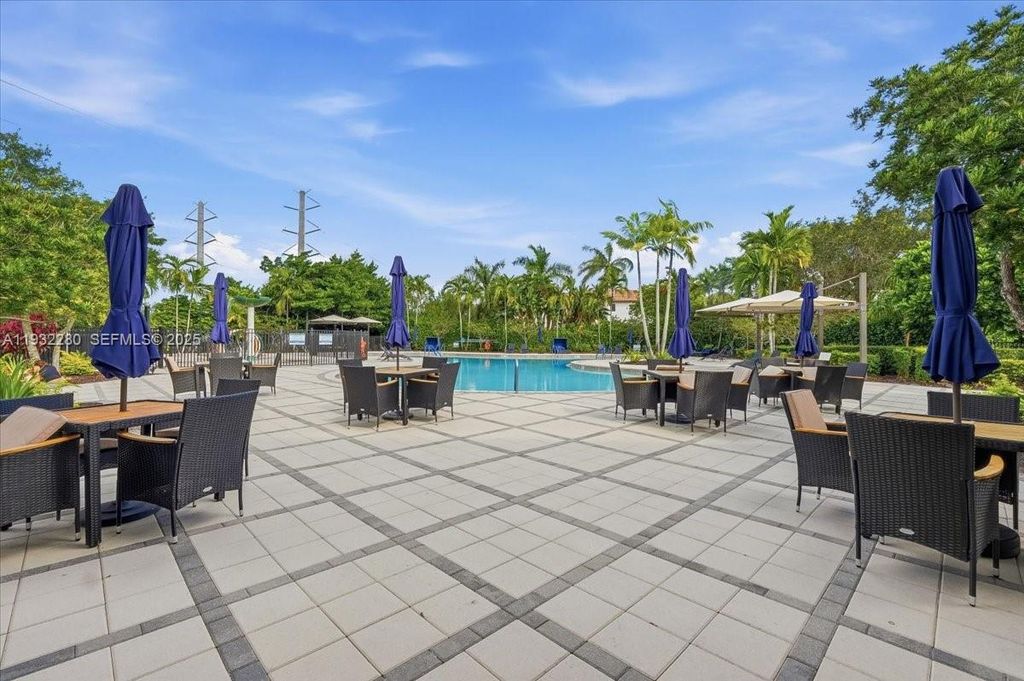 Image 51 of property listing at 4126 Cascada Cir, Cooper City, FL 33024