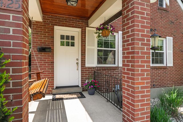1425 Amsterdam Road, Park Hills, KY 41011