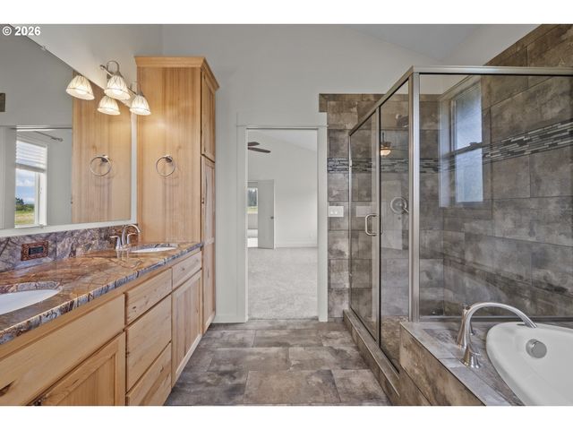 17092 S GERBER Rd, Oregon City, OR 97045