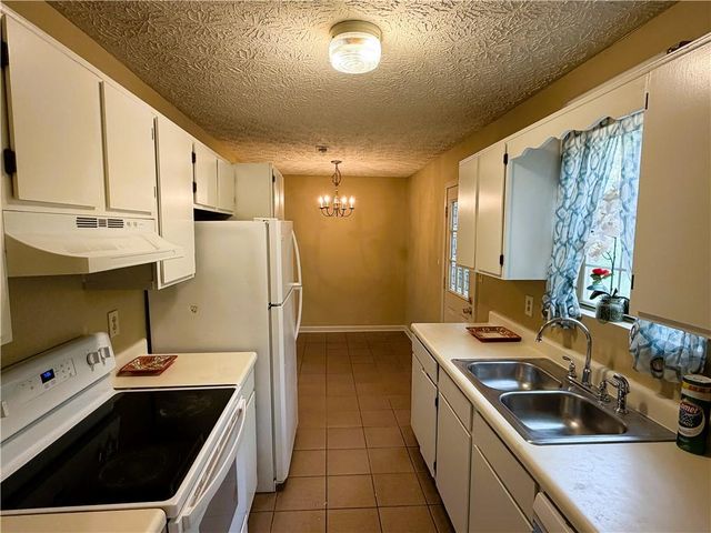 122 Oriole Drive, Jonesboro, GA 30238