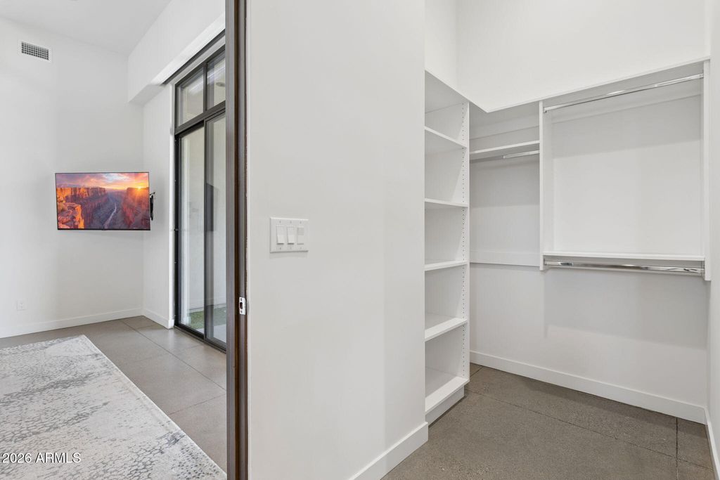 Image 104 of property listing at 37021 N HOLIDAY Lane, Carefree, AZ 85377
