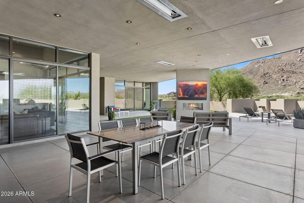 Image 108 of property listing at 37021 N HOLIDAY Lane, Carefree, AZ 85377