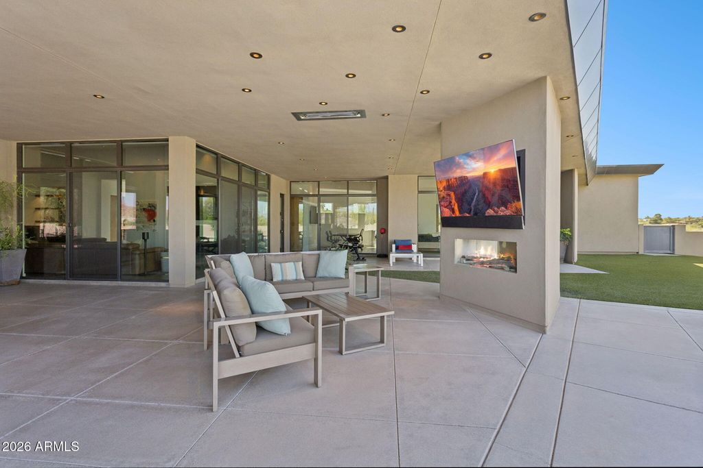 Image 113 of property listing at 37021 N HOLIDAY Lane, Carefree, AZ 85377