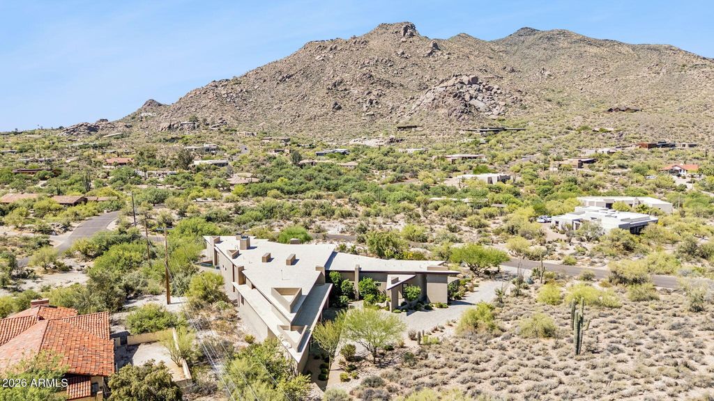 Image 136 of property listing at 37021 N HOLIDAY Lane, Carefree, AZ 85377