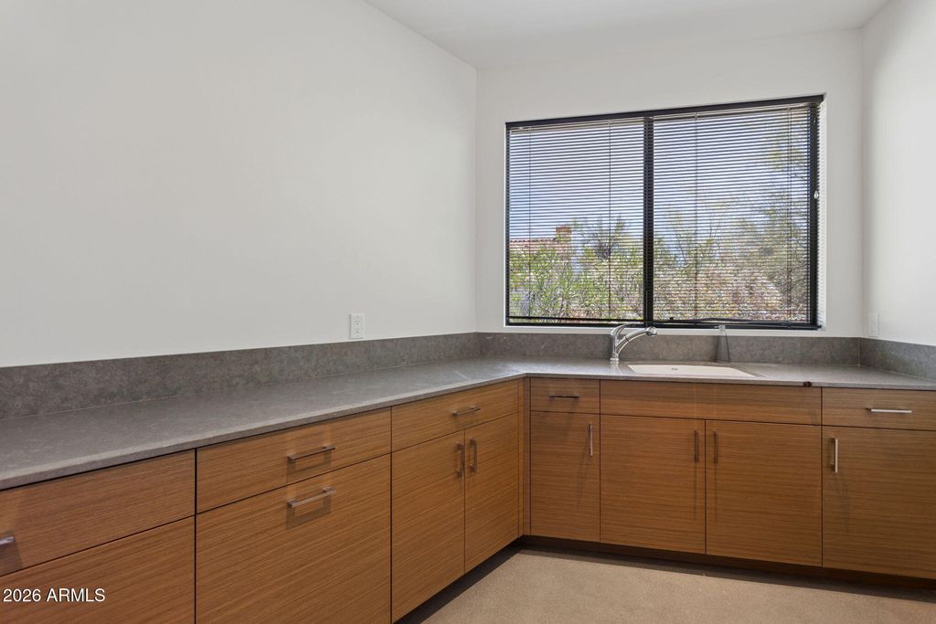 Image 94 of property listing at 37021 N HOLIDAY Lane, Carefree, AZ 85377