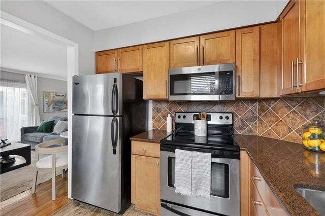 4430 Jarboe Street 6, Kansas City, MO 64111