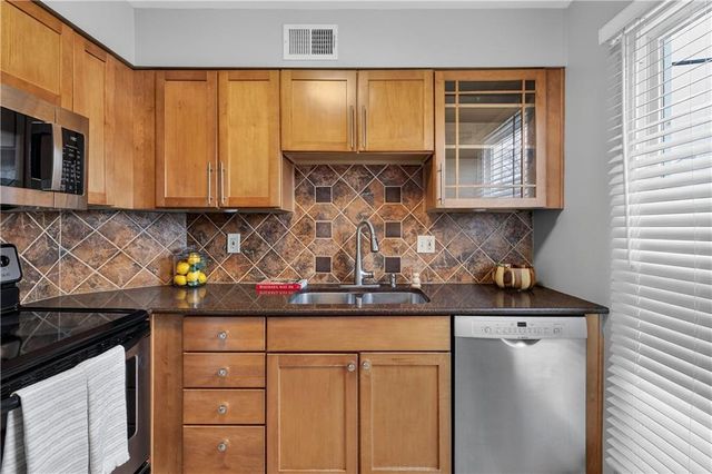 4430 Jarboe Street 6, Kansas City, MO 64111