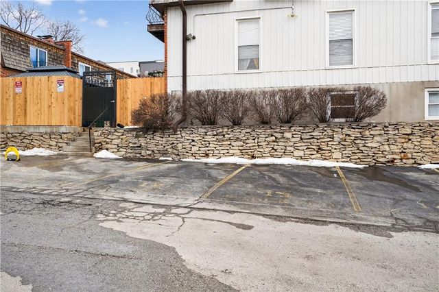 4430 Jarboe Street 6, Kansas City, MO 64111