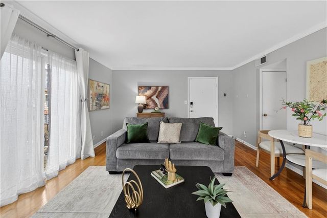 4430 Jarboe Street 6, Kansas City, MO 64111