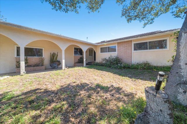 15400 Oak Hills Drive, Salinas, CA 93907