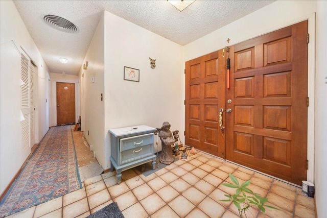15400 Oak Hills Drive, Salinas, CA 93907