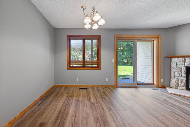 7250 Hunters Run, Eden Prairie, MN 55346