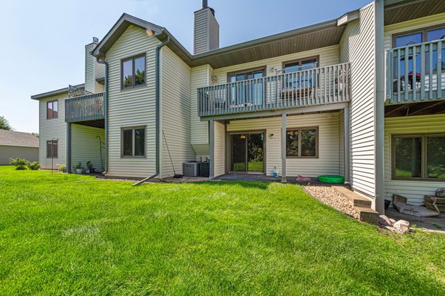 7250 Hunters Run, Eden Prairie, MN 55346