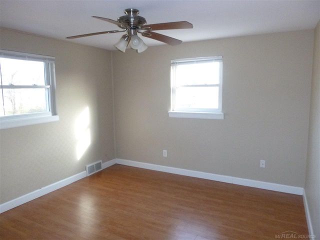 3229 Dolores Avenue, Warren, MI 48091