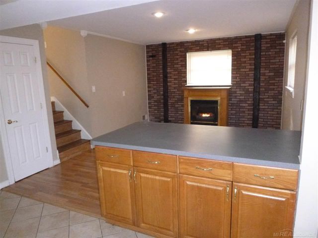 3229 Dolores Avenue, Warren, MI 48091