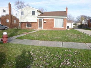 3229 Dolores Avenue, Warren, MI 48091