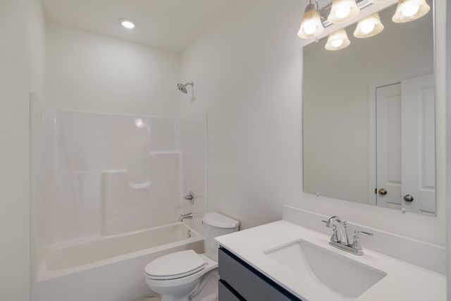 4057 Reflection Place, Valparaiso, IN 46385