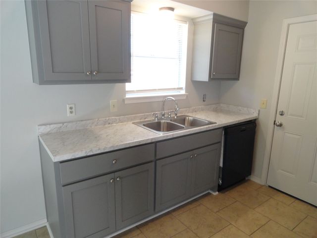 16204 E 2nd Street, Tulsa, OK 74108