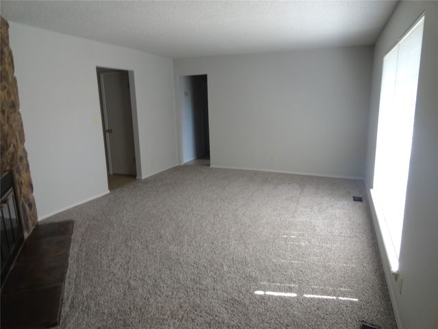 16204 E 2nd Street, Tulsa, OK 74108