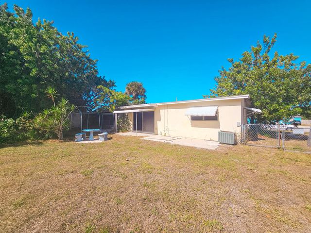 140 SE Prima Vista Boulevard, Port St. Lucie, Port St Lucie, FL 34983