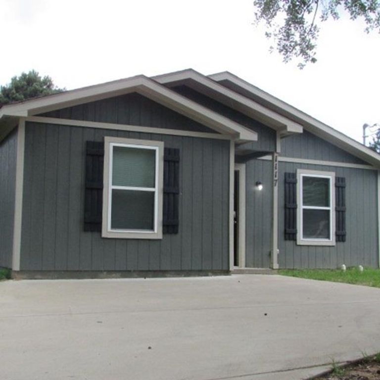 1117 E Birdsong St, Longview, TX 75602