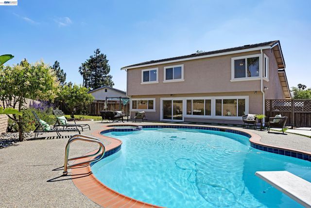 36671 Ponderosa Ct., Newark, CA 94560