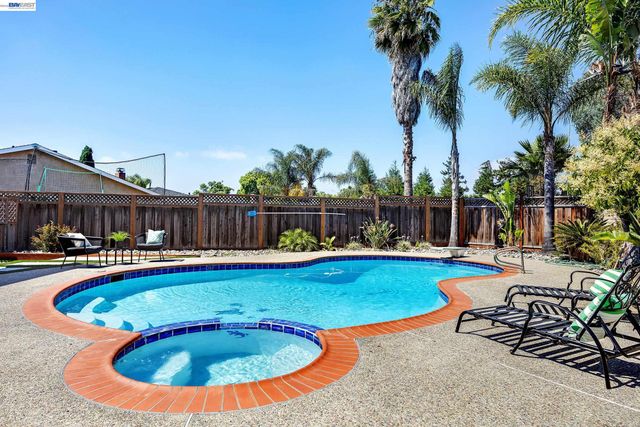 36671 Ponderosa Ct., Newark, CA 94560