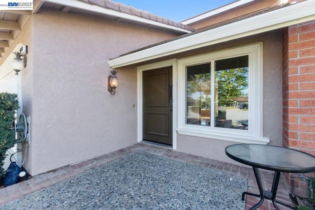 36671 Ponderosa Ct., Newark, CA 94560