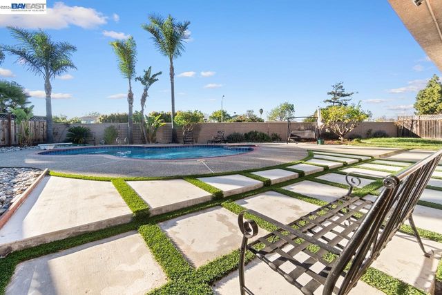 36671 Ponderosa Ct., Newark, CA 94560