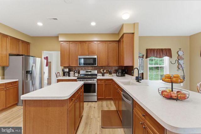 369 ROTTERHAM DR, Hedgesville, WV 25427