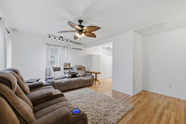 1818 N Hydraulic St, Wichita, KS 67214