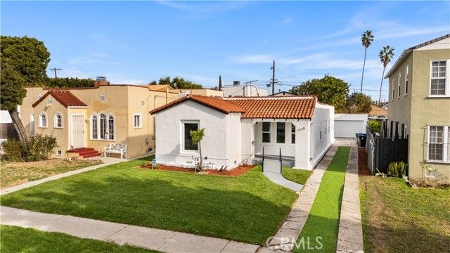 1558 Hauser, Los Angeles, CA 90019