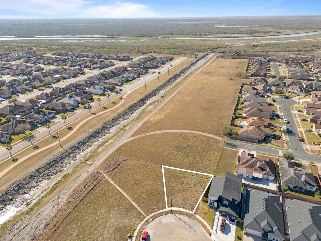 6725 Paddington Dr, Corpus Christi, TX 78414 — photo 2