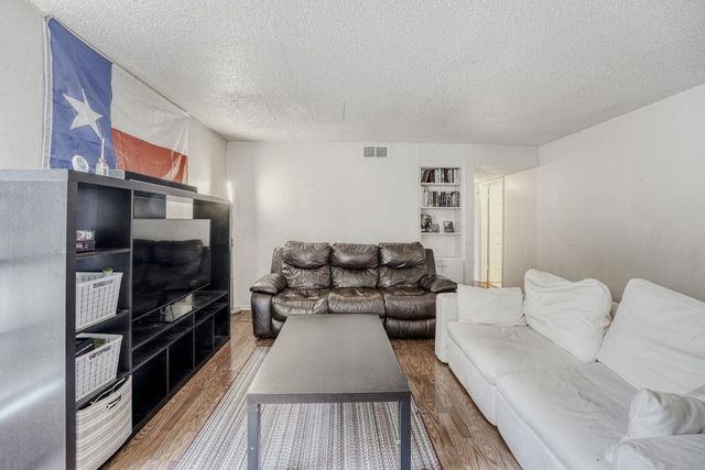 2401 Leon ST 100, Austin, TX 78705