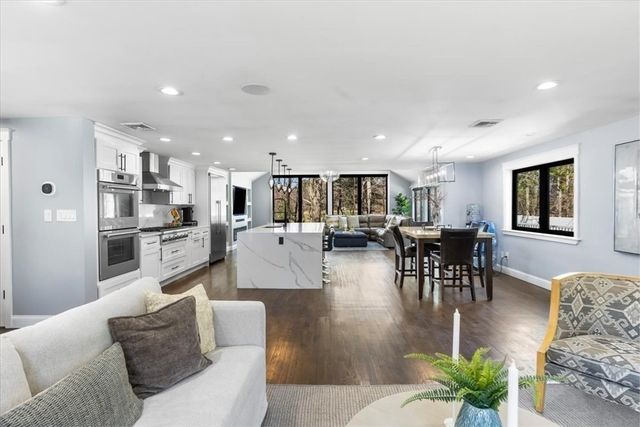 901 Randolph Ave, Milton, MA 02186