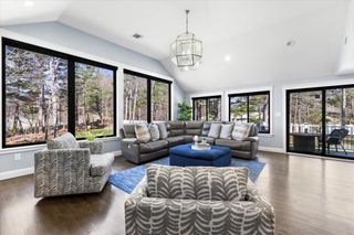 901 Randolph Ave, Milton, MA 02186