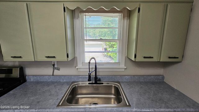1311 Haskin Ave, Louisville, KY 40215