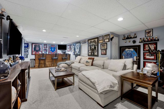 1863 Tamahawk Lane, Naperville, IL 60564