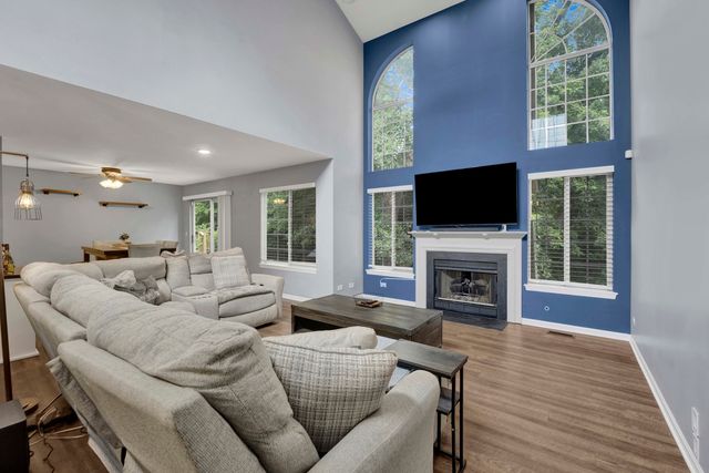 1863 Tamahawk Lane, Naperville, IL 60564