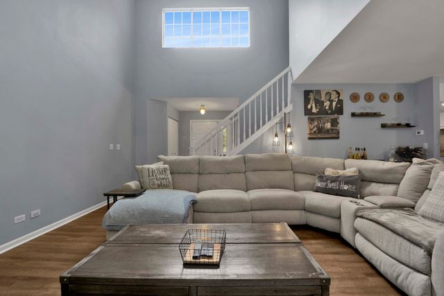 1863 Tamahawk Lane, Naperville, IL 60564