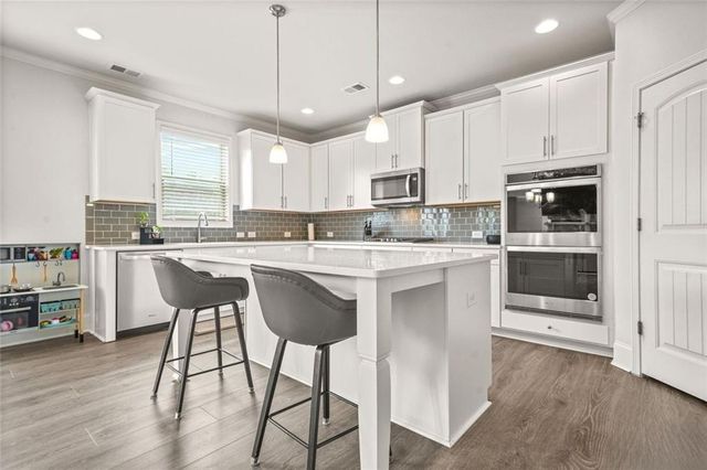 1606 Chancery Lane, Lithia Springs, GA 30122