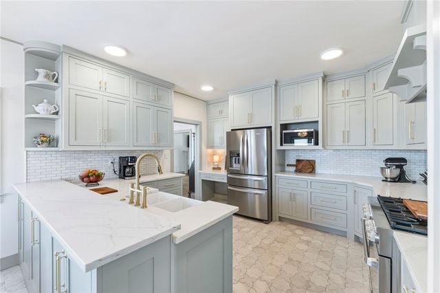 400 S 6th Street, Rogers, AR 72756