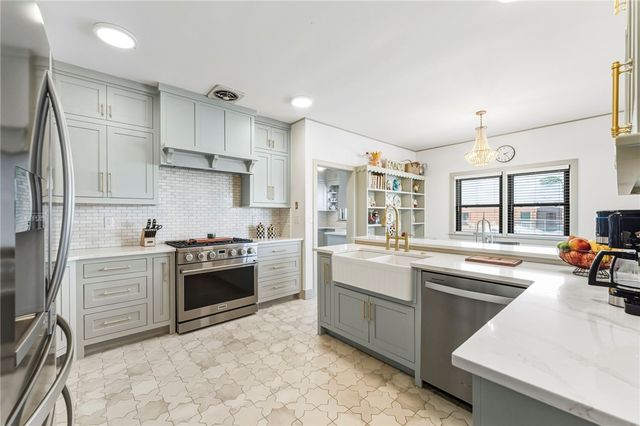 400 S 6th Street, Rogers, AR 72756