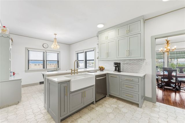 400 S 6th Street, Rogers, AR 72756