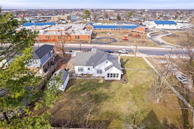 400 S 6th Street, Rogers, AR 72756