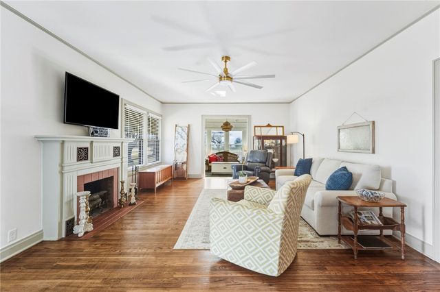 400 S 6th Street, Rogers, AR 72756