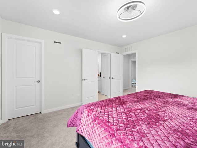 12 HANDBELL LN, Sicklerville, NJ 08081